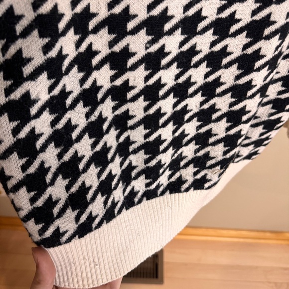 Talbots Black and White Houndstooth Sweater - Picture 5 of 6
